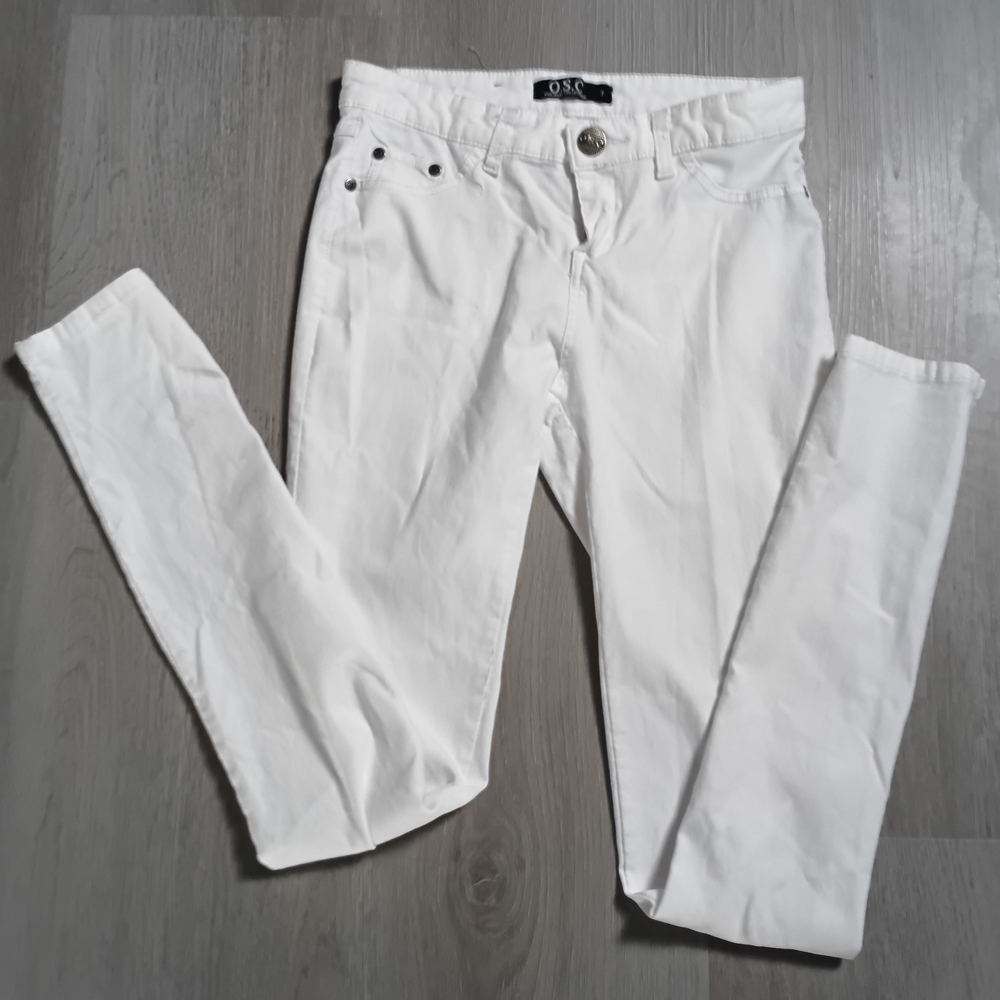 OSC Women's White Skinny Jeans
